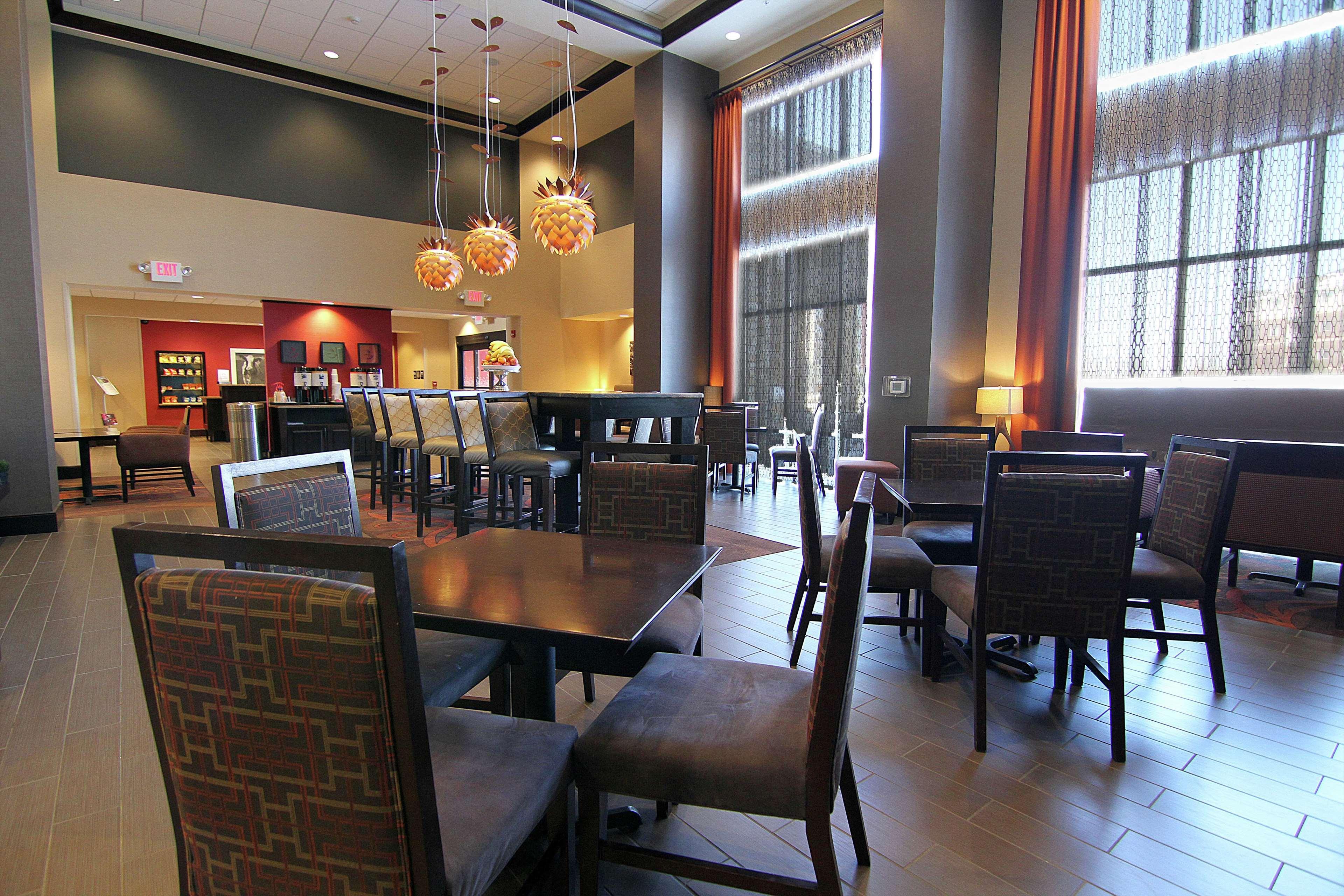 Hampton Inn & Suites Grand Forks Esterno foto