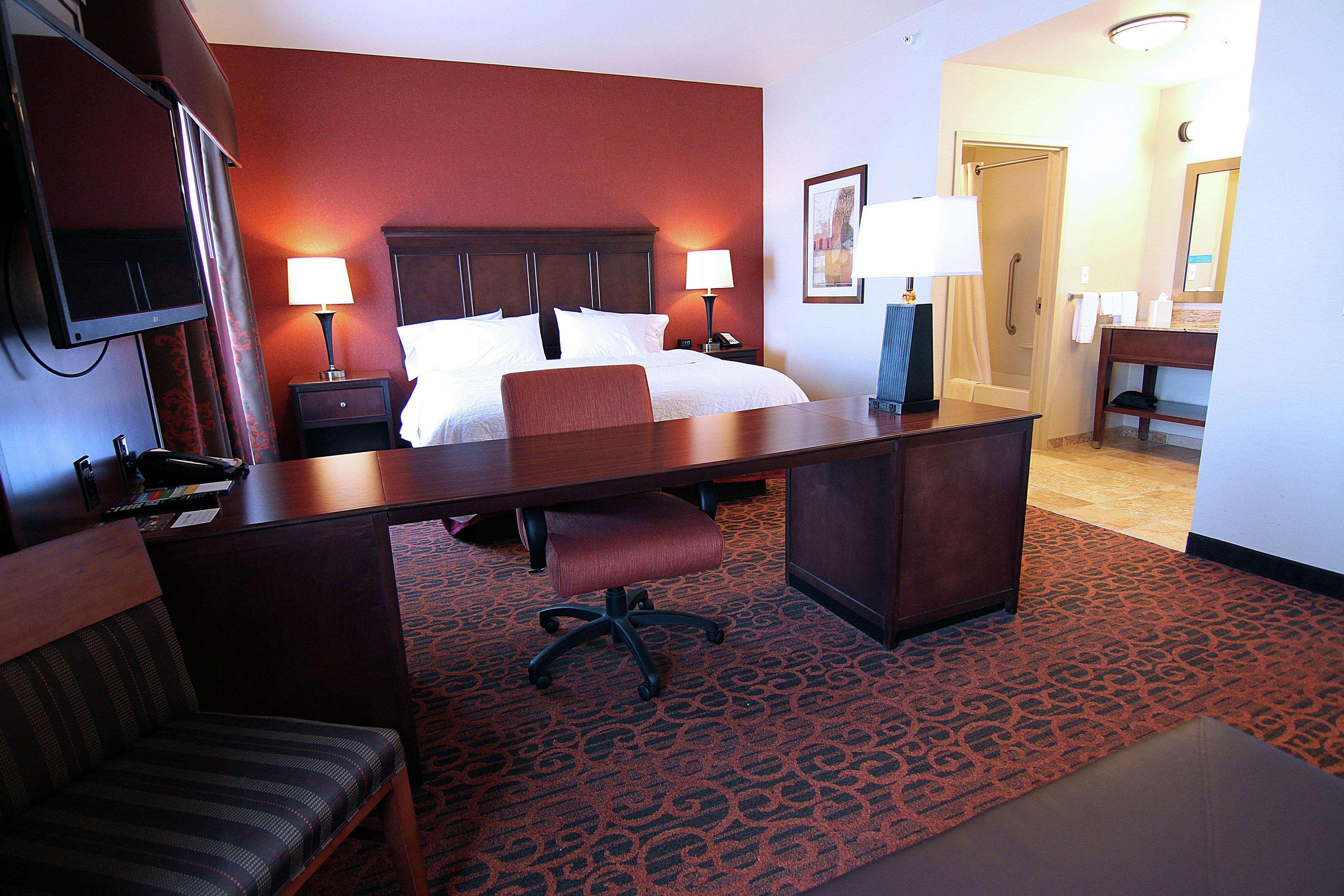 Hampton Inn & Suites Grand Forks Esterno foto