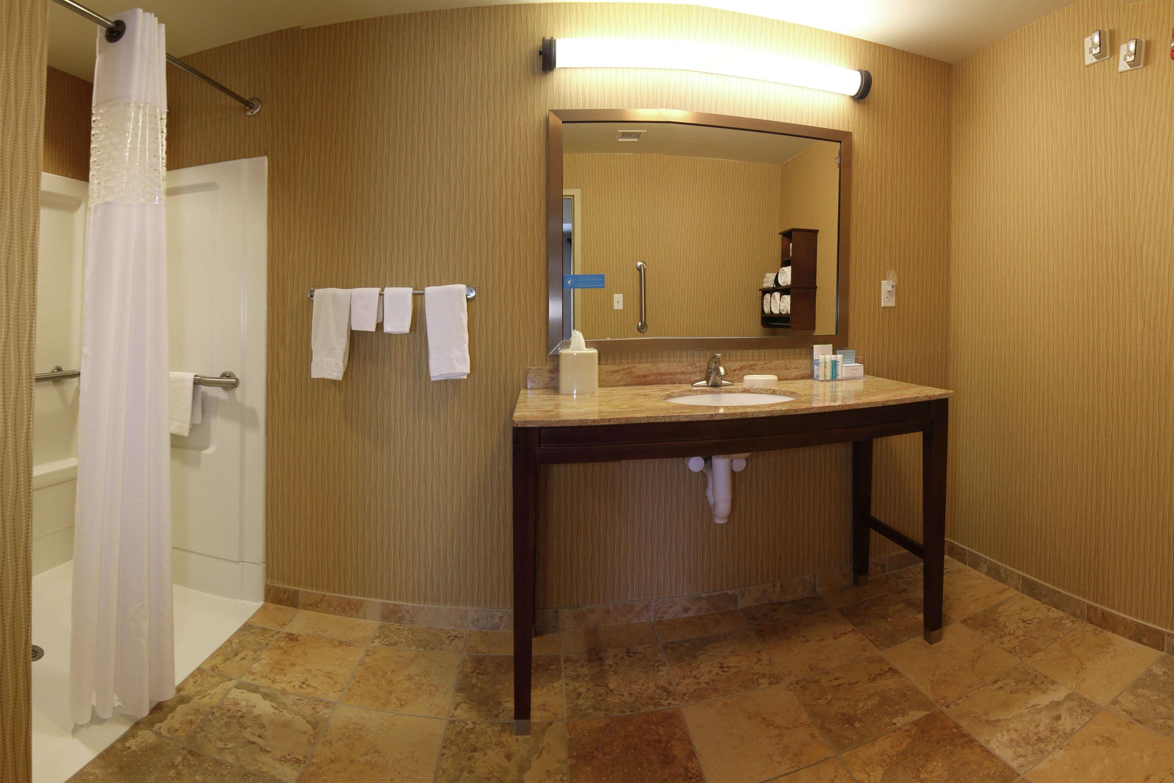 Hampton Inn & Suites Grand Forks Esterno foto