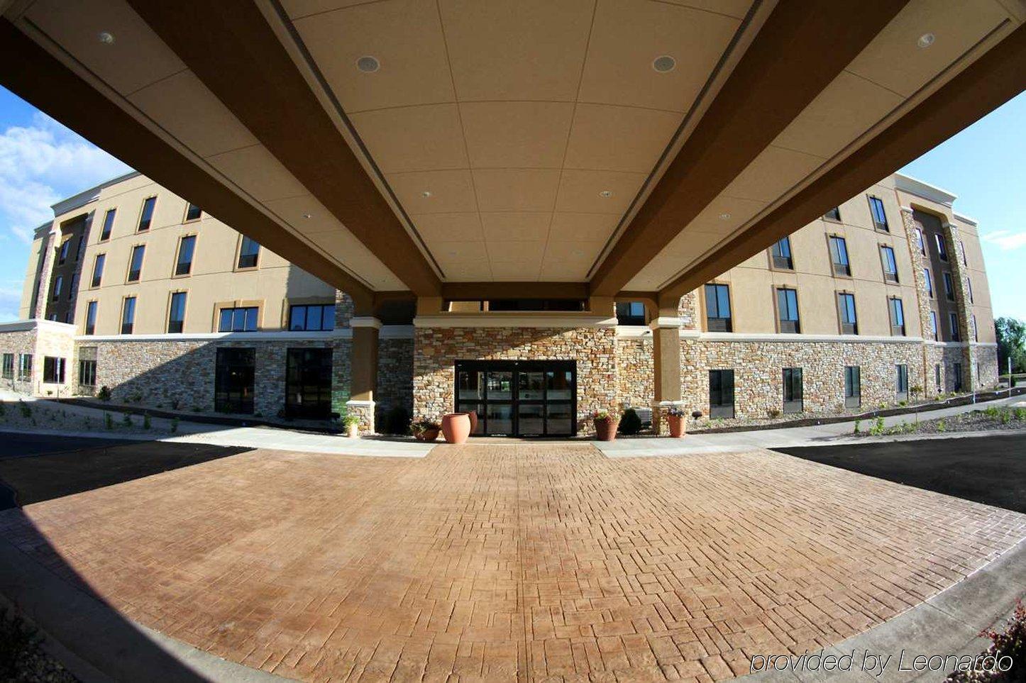 Hampton Inn & Suites Grand Forks Esterno foto