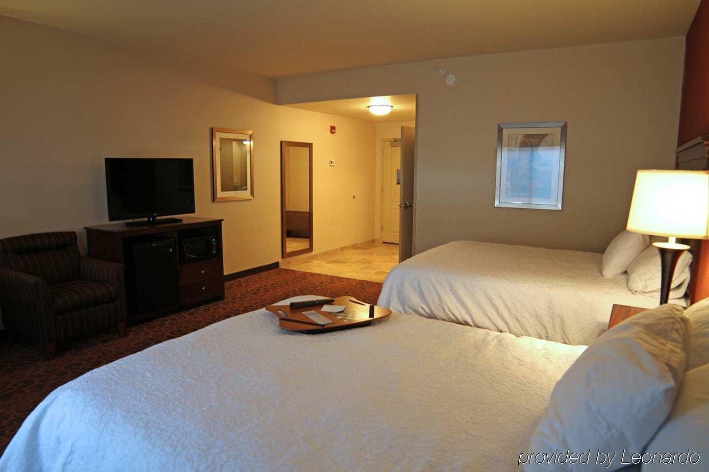 Hampton Inn & Suites Grand Forks Esterno foto