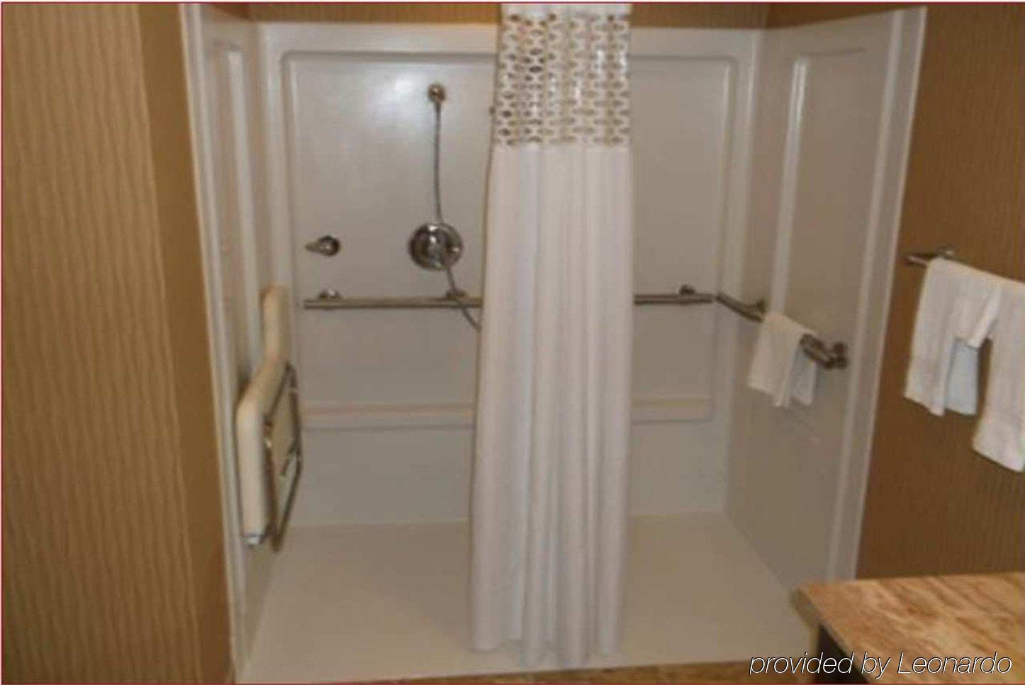 Hampton Inn & Suites Grand Forks Esterno foto