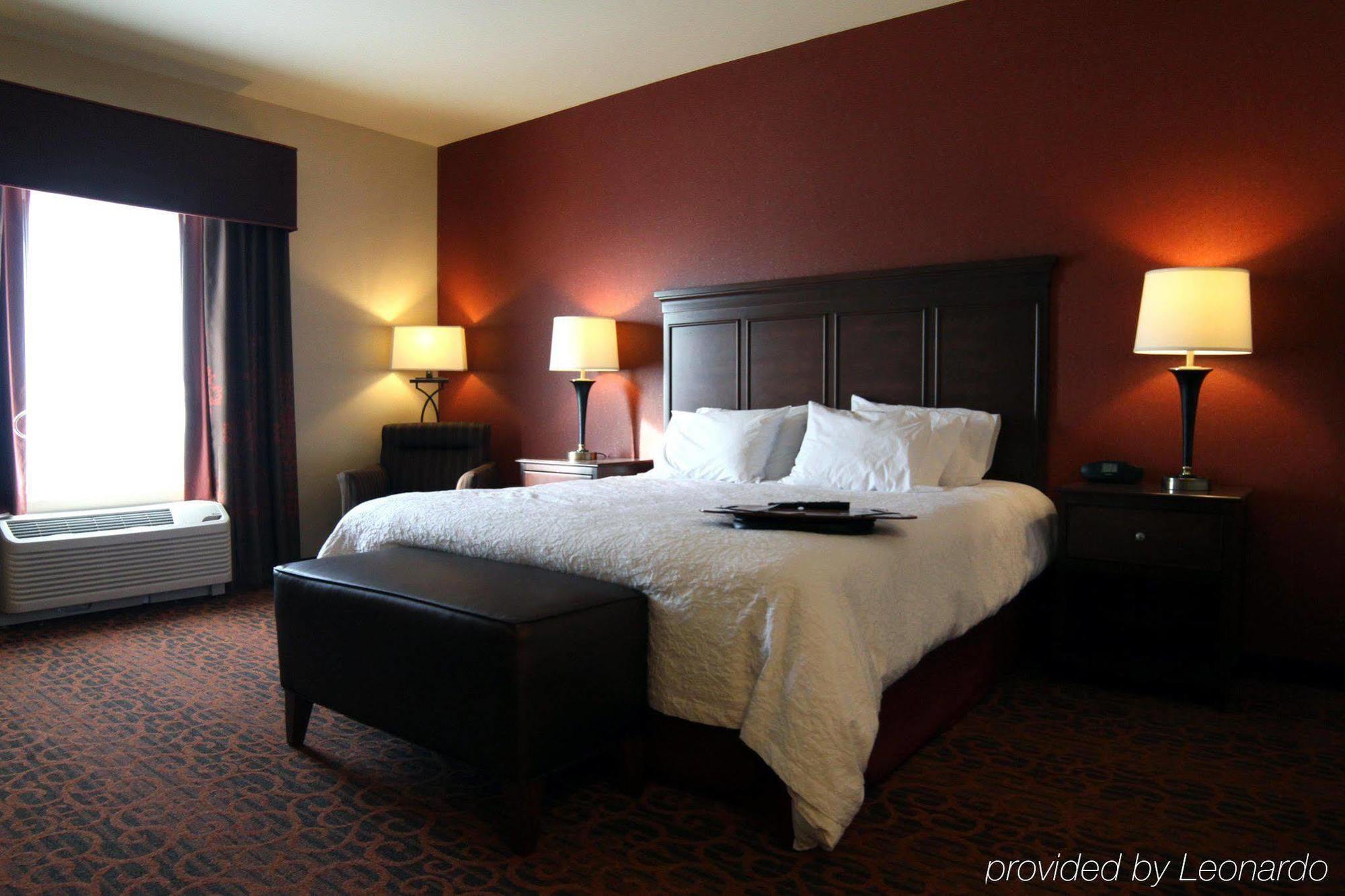 Hampton Inn & Suites Grand Forks Esterno foto